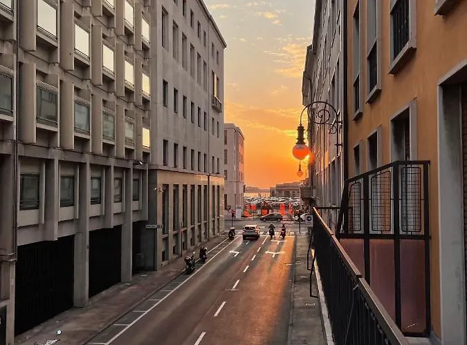 Hotello بيت شباب *